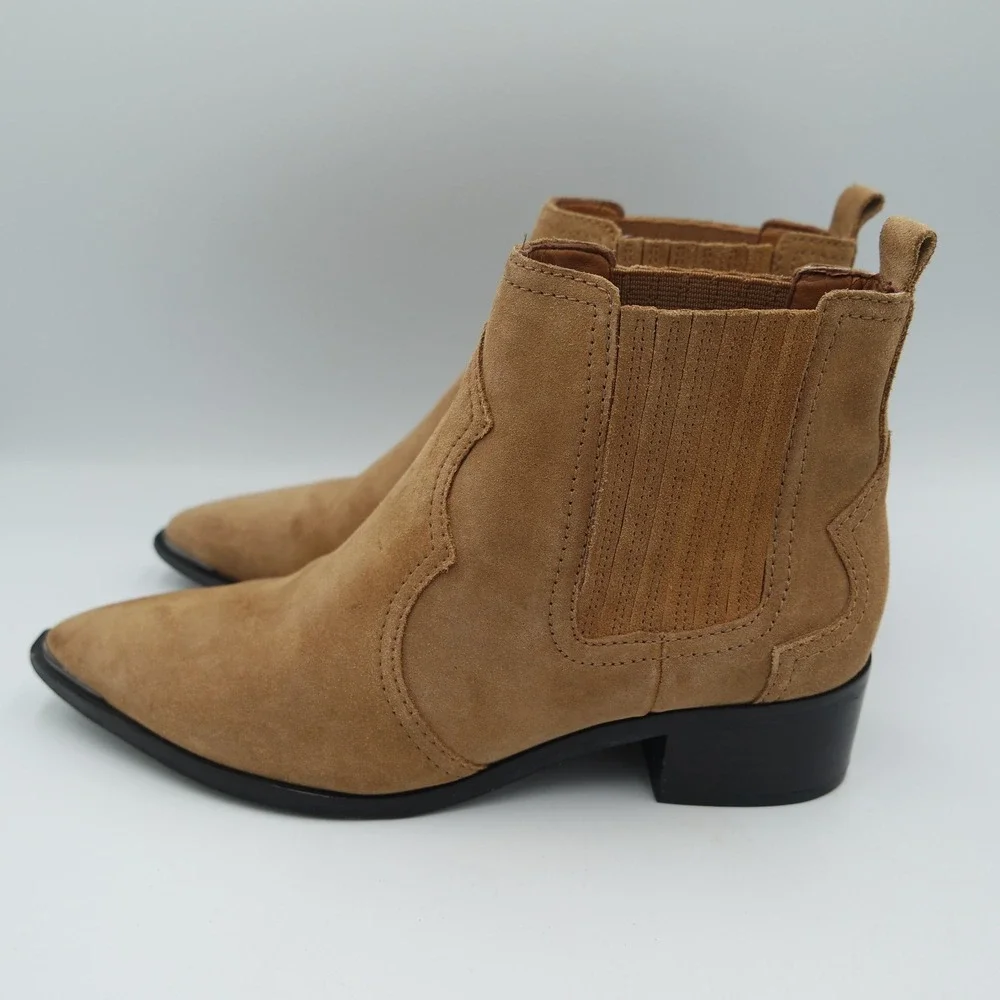 Marc Fisher Womens Yohani Tan Suede Western Ankle Boots Chelsea Booties Size 5.5